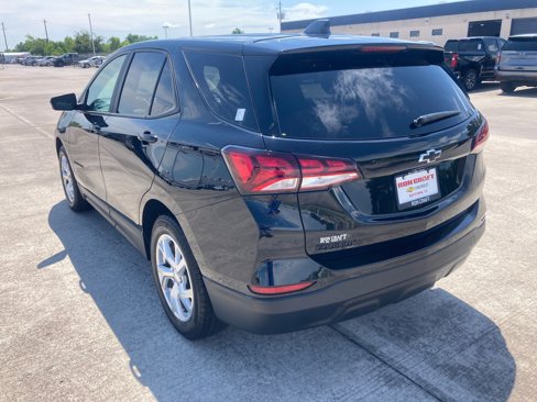 Used 2024 Chevrolet Equinox LS w/ LS Convenience Package image 3