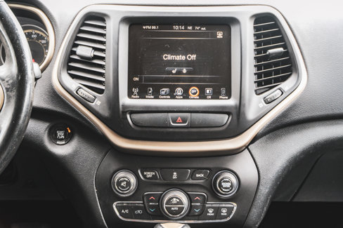 Used 2016 Jeep Cherokee Limited image 26