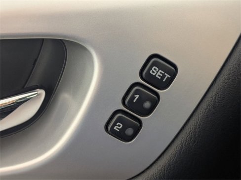 Used 2020 Nissan Pathfinder SL image 11
