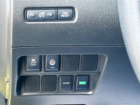 Used 2020 Nissan Rogue Sport SV image 10