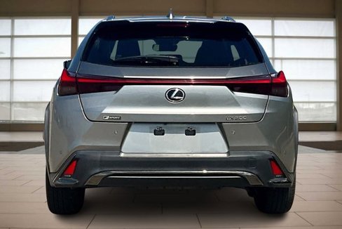 Used 2019 Lexus UX 200 image 4