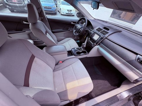 Used 2013 Toyota Camry L image 21