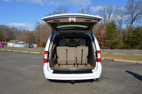 Used 2016 Chrysler Town & Country Touring-L image 67