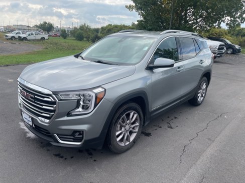 Used 2023 GMC Terrain SLT image 11
