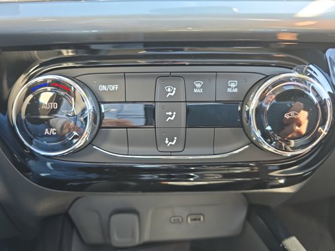 New 2026 Chevrolet Trax LT w/ Sunroof Package image 27