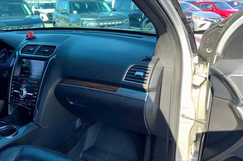 Used 2016 Ford Explorer Limited image 18