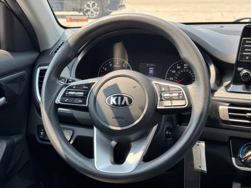 Used 2021 Kia Seltos LX image 12