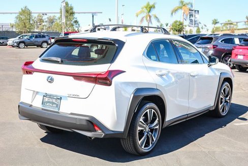 Used 2025 Lexus UX 300h FWD image 9