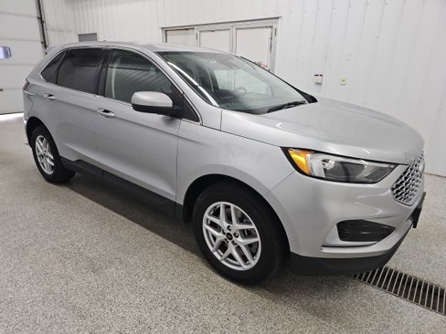 Used 2023 Ford Edge SEL image 5