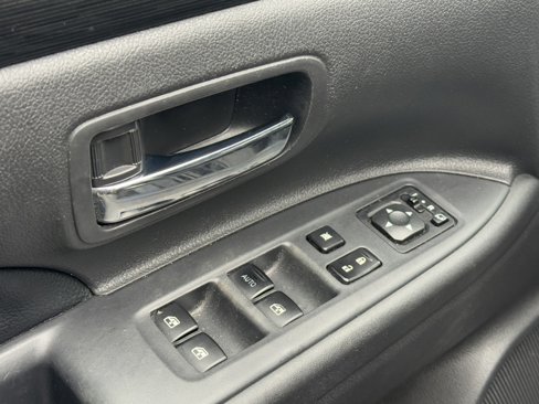 Used 2018 Mitsubishi Outlander SEL image 6