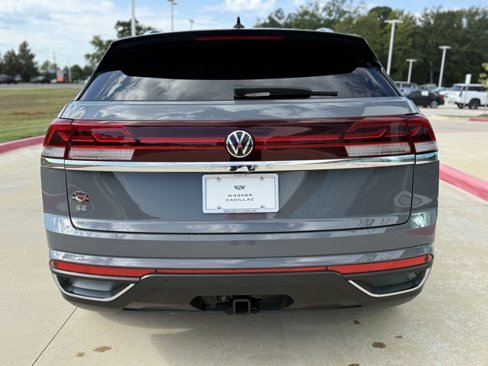 Used 2024 Volkswagen Atlas Cross Sport SE image 4