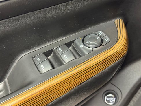 Used 2019 GMC Acadia SLE image 40