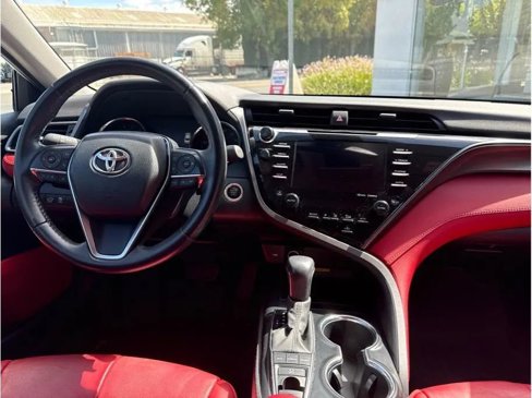 Used 2020 Toyota Camry XSE image 16