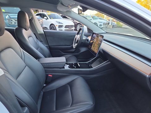 Used 2020 Tesla Model 3 Standard Range Plus image 34