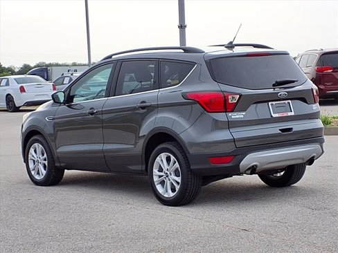 Used 2019 Ford Escape SEL image 30