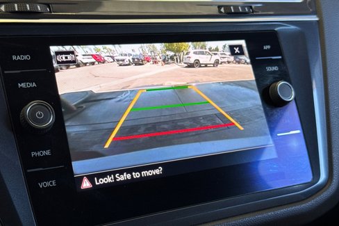 Used 2021 Volkswagen Tiguan SE R-Line image 20