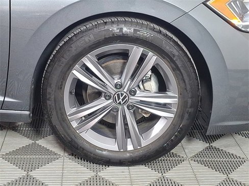 Used 2023 Volkswagen Jetta SE w/ Panoramic Sunroof Package image 12