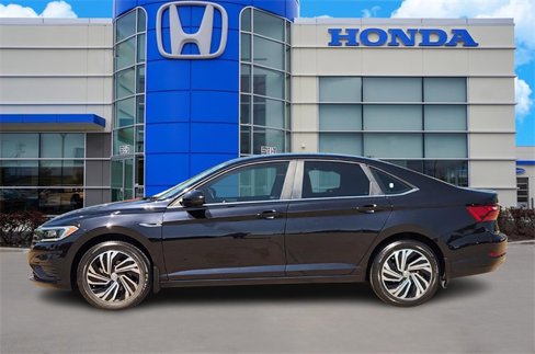 Used 2020 Volkswagen Jetta SEL image 3