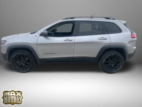 Used 2019 Jeep Cherokee Trailhawk w/ Cold Weather Group image 4