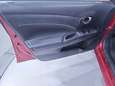 Used 2017 Nissan Versa SV image 11