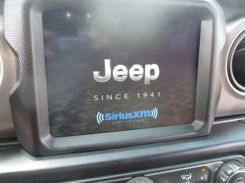 Used 2021 Jeep Gladiator Sport image 24