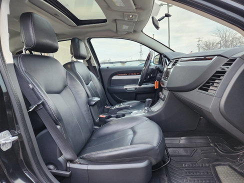 Used 2010 Chrysler Sebring Limited image 15