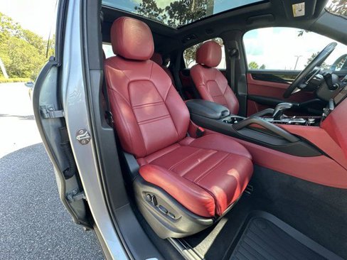 Certified 2023 Porsche Cayenne Coupe image 29
