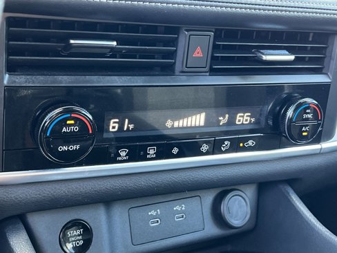 Used 2024 Nissan Rogue SV image 20