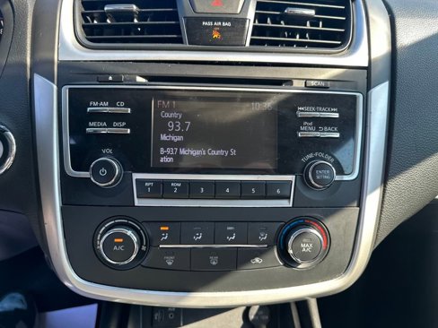 Used 2018 Nissan Altima 2.5 S w/ S Convenience Package image 21