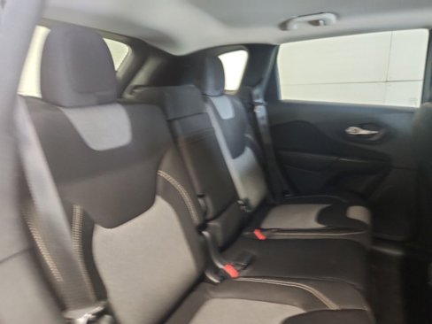 Used 2014 Jeep Cherokee Latitude image 13