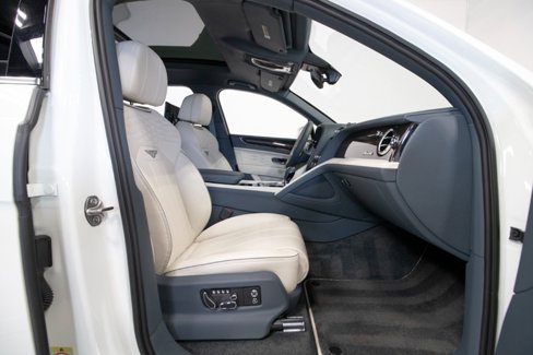 Used 2023 Bentley Bentayga Extended Wheelbase image 59
