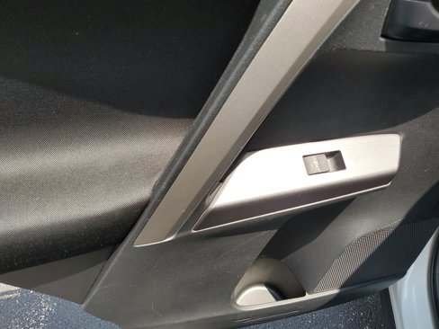 Used 2018 Toyota RAV4 LE image 12
