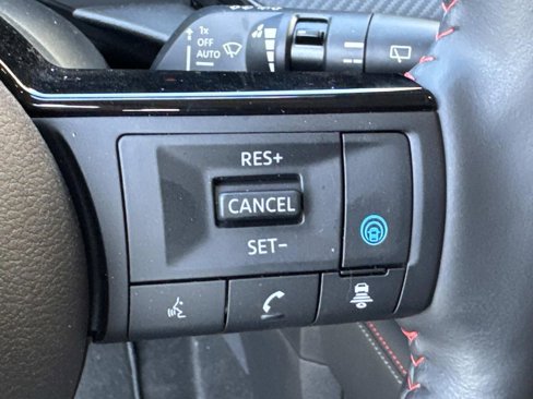 Used 2025 Nissan Kicks SR w/ SR Premium Package image 26