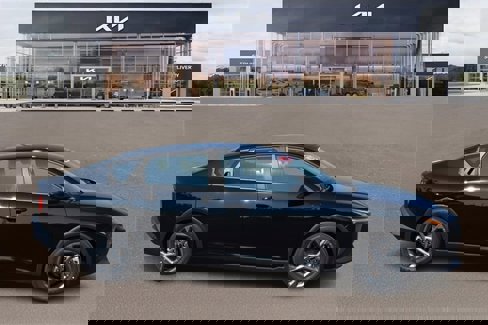 New 2025 Kia K4 LXS image 2