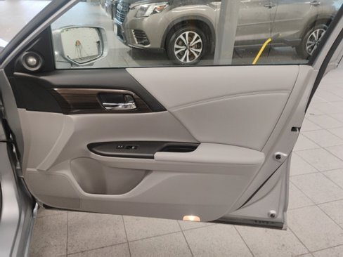 Used 2016 Honda Accord EX-L image 17