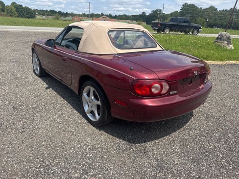 Used 2003 MAZDA MX-5 Miata image 9