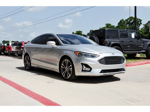 Used 2019 Ford Fusion Titanium image 2