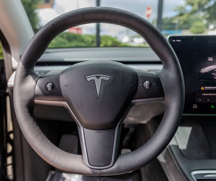 Used 2022 Tesla Model Y Performance image 5