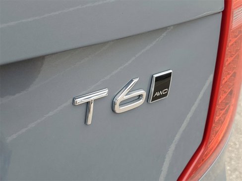 Used 2022 Volvo XC90 T6 Momentum image 6