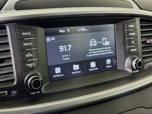 Used 2019 Kia Sorento LX image 16