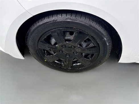 Certified 2022 Toyota Corolla LE image 30