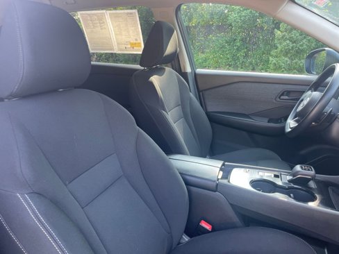 Used 2023 Nissan Rogue S image 25