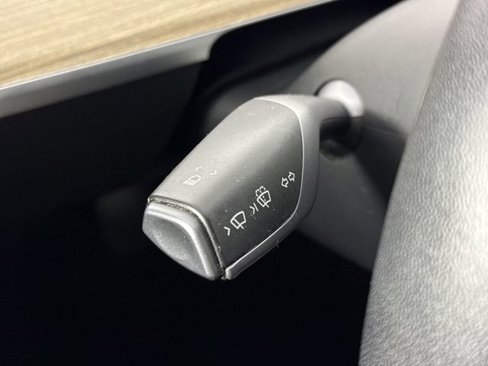Used 2021 Tesla Model 3 Standard Range Plus image 33
