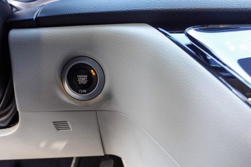 Used 2020 Chrysler Voyager LX image 21
