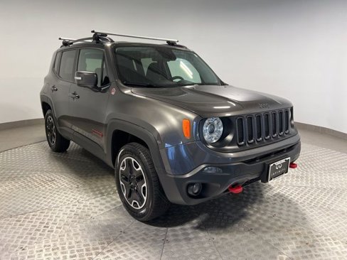 Used 2017 Jeep Renegade Trailhawk image 4