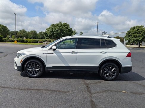 Used 2022 Volkswagen Tiguan SE image 6