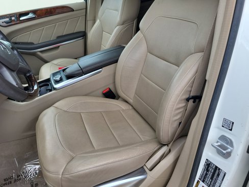 Used 2015 Mercedes-Benz GL 550 4MATIC image 20