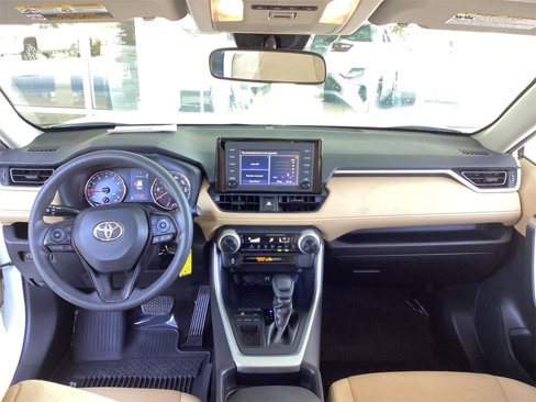 Used 2019 Toyota RAV4 LE image 19