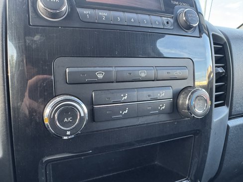 Used 2014 Nissan Titan SV w/ SV Value Truck Package image 26