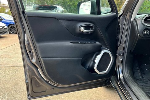 Used 2018 Jeep Renegade Latitude image 20